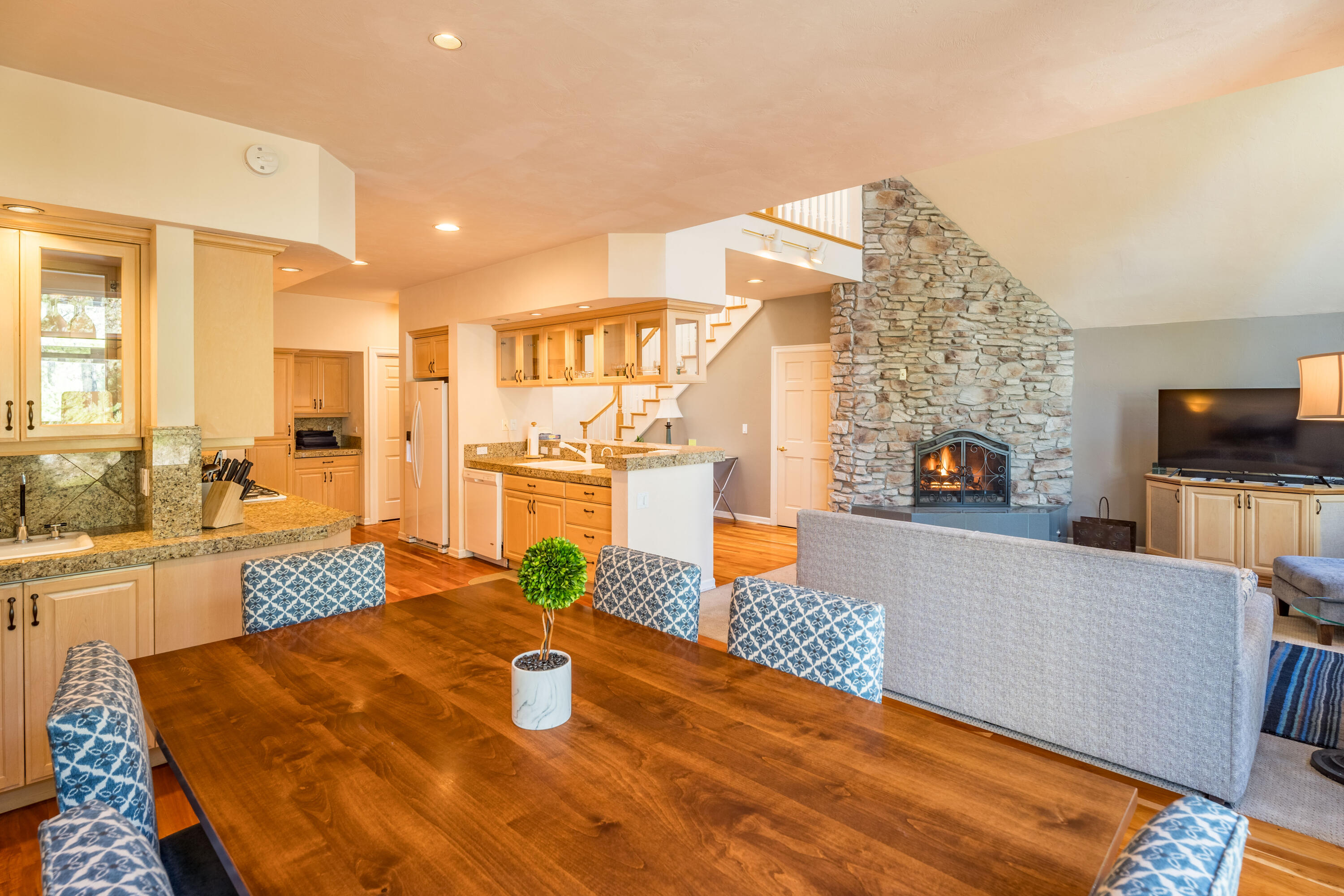 StoneTH - Residential