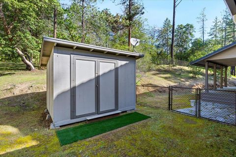 Tiny photo for 2267 Old Military Road, Central Point, OR 97502 (MLS # 220220221)