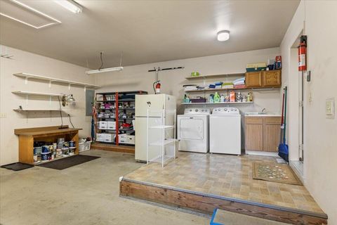 Tiny photo for 2267 Old Military Road, Central Point, OR 97502 (MLS # 220220221)