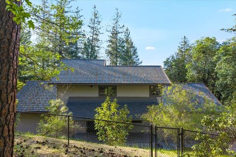 Tiny photo for 2267 Old Military Road, Central Point, OR 97502 (MLS # 220220221)