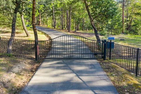 Tiny photo for 2267 Old Military Road, Central Point, OR 97502 (MLS # 220220221)