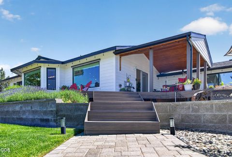 Tiny photo for 4627 SW Yew Avenue, Redmond, OR 97756 (MLS # 220223827)