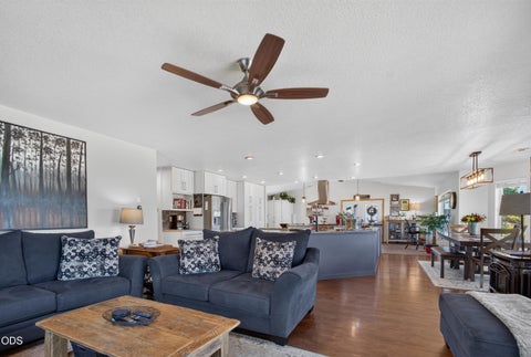 Tiny photo for 4627 SW Yew Avenue, Redmond, OR 97756 (MLS # 220223827)