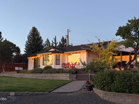 Tiny photo for 4627 SW Yew Avenue, Redmond, OR 97756 (MLS # 220223827)