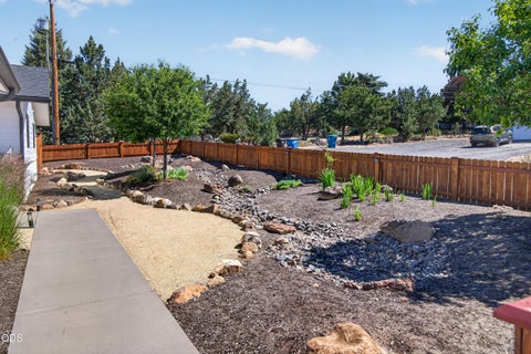Tiny photo for 4627 SW Yew Avenue, Redmond, OR 97756 (MLS # 220223827)