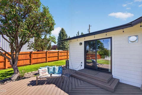 Tiny photo for 4627 SW Yew Avenue, Redmond, OR 97756 (MLS # 220223827)