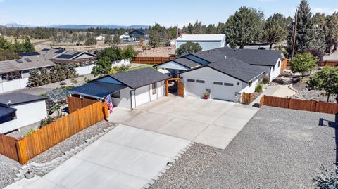 Tiny photo for 4627 SW Yew Avenue, Redmond, OR 97756 (MLS # 220223827)