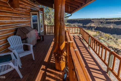 Tiny photo for 14831 SW Peninsula Drive, Terrebonne, OR 97760 (MLS # 220223303)