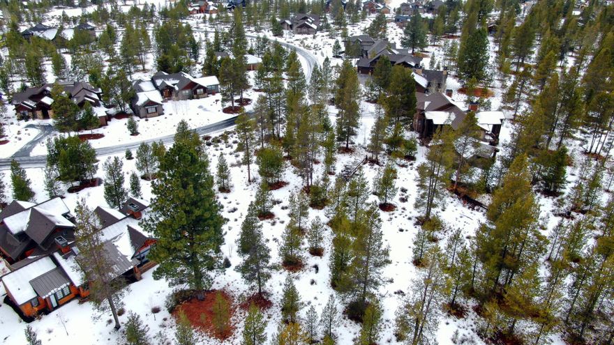 Build your dream home on this 1.10 acre home site in the gated community of Caldera Springs!  With over an acre in size, this premier lot allows for plenty of space to build a large home in a peaceful, private setting. Common area behind allows for extra privacy. Conveniently located in the heart of the community, and just a short walk to the amenities such as The Lake House, Quarry Pool, Zeppa Bistro, fitness center, lakes, bike path and golf course.  This would make a wonderful location for your new Caldera Springs home!