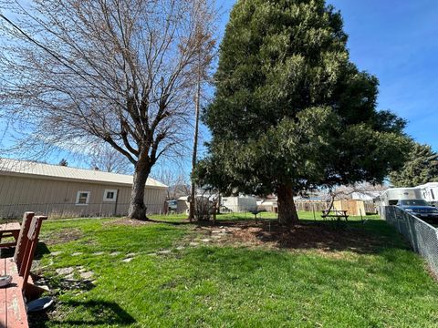 Tiny photo for 421 Cottonwood Street, Mount Vernon, OR 97865 (MLS # 220217530)