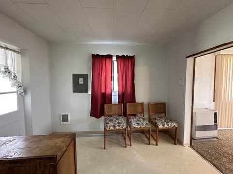 Tiny photo for 421 Cottonwood Street, Mount Vernon, OR 97865 (MLS # 220217530)