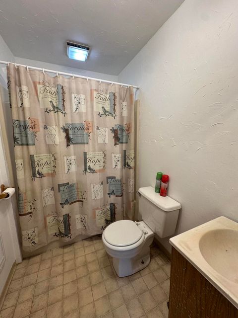 Tiny photo for 421 Cottonwood Street, Mount Vernon, OR 97865 (MLS # 220217530)