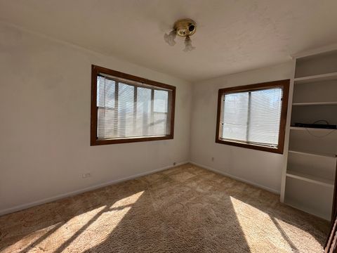 Tiny photo for 421 Cottonwood Street, Mount Vernon, OR 97865 (MLS # 220217530)