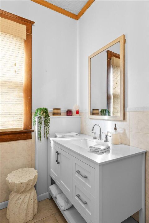 Tiny photo for 139 SW I Street, Grants Pass, OR 97526 (MLS # 220211182)