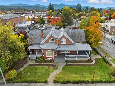 Tiny photo for 139 SW I Street, Grants Pass, OR 97526 (MLS # 220211182)