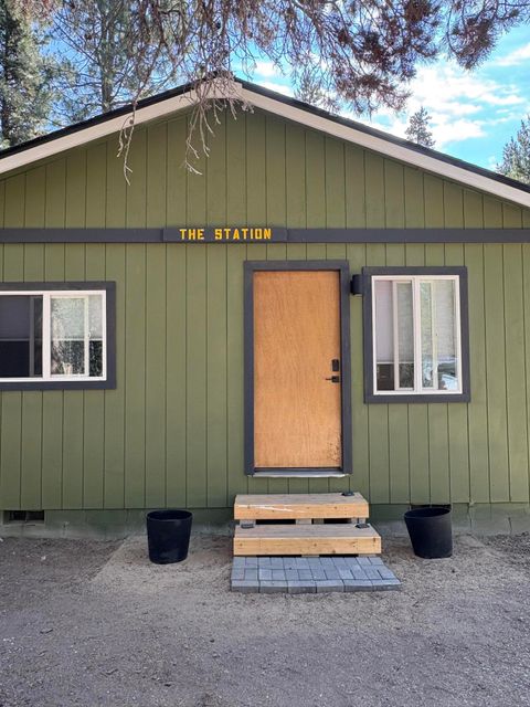 Tiny photo for 15758 Camino De Oro Ave, La Pine, OR 97739 (MLS # 220219348)
