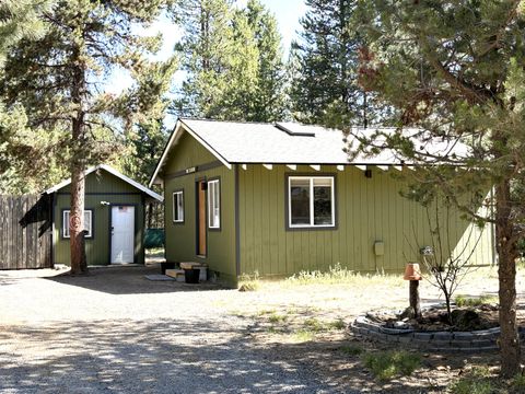 Photo of 15758 Camino De Oro Ave, La Pine, OR 97739 (MLS # 220219348)