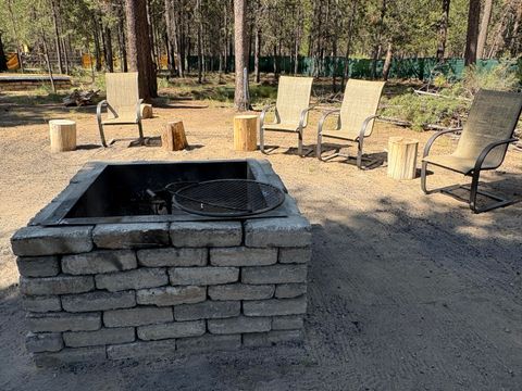 Tiny photo for 15758 Camino De Oro Ave, La Pine, OR 97739 (MLS # 220219348)