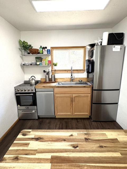 Tiny photo for 15758 Camino De Oro Ave, La Pine, OR 97739 (MLS # 220219348)