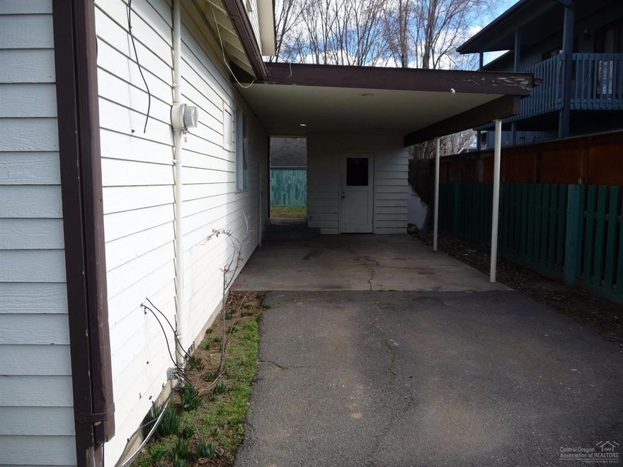 Adorable farm style home across the street from Shahalee Park in Madras. Home is in need of some cosmetic TLC but has great potential and priced to sell fast! Perfect for the first time home buyer looking to make some sweat equity or the investor looking for a fantastic rental opportunity!