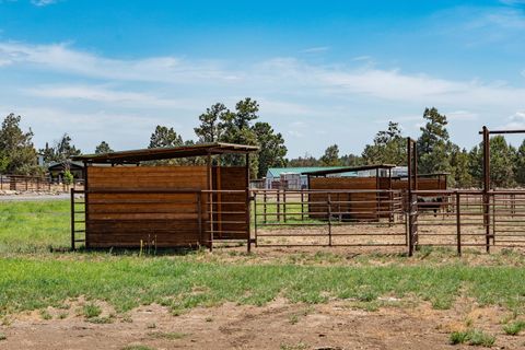 Tiny photo for 66505 Gerking Market Road, Bend, OR 97703 (MLS # 220207668)