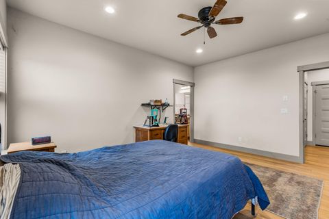 Tiny photo for 5518 NW Cedar Place, Prineville, OR 97754 (MLS # 220215846)