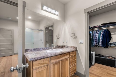 Tiny photo for 5518 NW Cedar Place, Prineville, OR 97754 (MLS # 220215846)