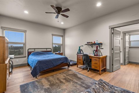 Tiny photo for 5518 NW Cedar Place, Prineville, OR 97754 (MLS # 220215846)