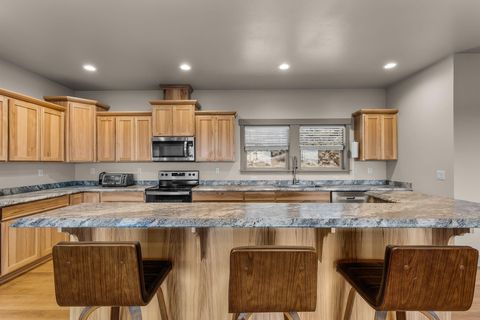 Tiny photo for 5518 NW Cedar Place, Prineville, OR 97754 (MLS # 220215846)