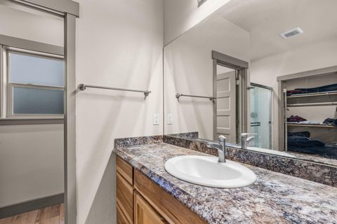 Tiny photo for 5518 NW Cedar Place, Prineville, OR 97754 (MLS # 220215846)