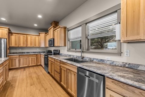 Tiny photo for 5518 NW Cedar Place, Prineville, OR 97754 (MLS # 220215846)