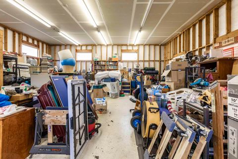 Tiny photo for 1215 NE A Street NE, Grants Pass, OR 97526 (MLS # 220213426)