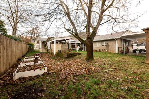Tiny photo for 1215 NE A Street NE, Grants Pass, OR 97526 (MLS # 220213426)