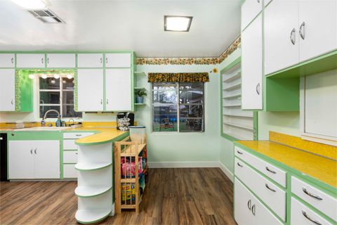 Tiny photo for 1215 NE A Street NE, Grants Pass, OR 97526 (MLS # 220213426)