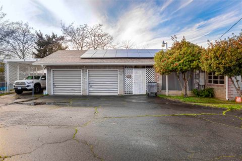 Tiny photo for 1215 NE A Street NE, Grants Pass, OR 97526 (MLS # 220213426)