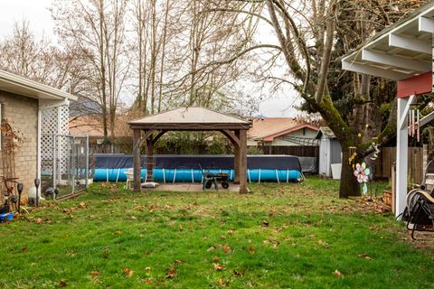 Tiny photo for 1215 NE A Street NE, Grants Pass, OR 97526 (MLS # 220213426)