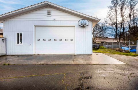 Tiny photo for 1215 NE A Street NE, Grants Pass, OR 97526 (MLS # 220213426)