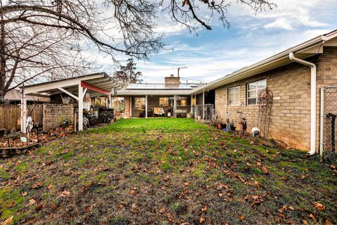 Tiny photo for 1215 NE A Street NE, Grants Pass, OR 97526 (MLS # 220213426)