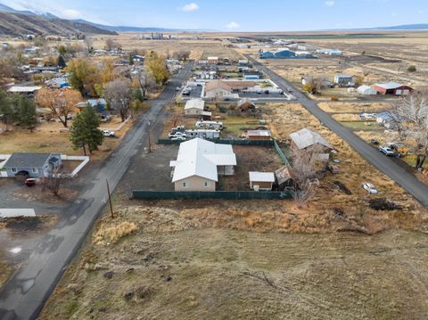 Tiny photo for 950 S K Street, Lakeview, OR 97630 (MLS # 220211884)