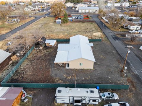 Tiny photo for 950 S K Street, Lakeview, OR 97630 (MLS # 220211884)