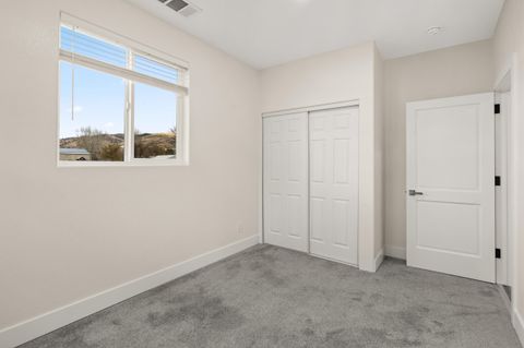 Tiny photo for 950 S K Street, Lakeview, OR 97630 (MLS # 220211884)