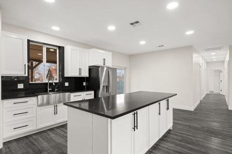 Tiny photo for 950 S K Street, Lakeview, OR 97630 (MLS # 220211884)