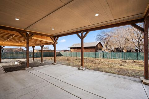 Tiny photo for 950 S K Street, Lakeview, OR 97630 (MLS # 220211884)