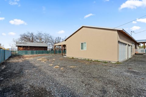 Tiny photo for 950 S K Street, Lakeview, OR 97630 (MLS # 220211884)