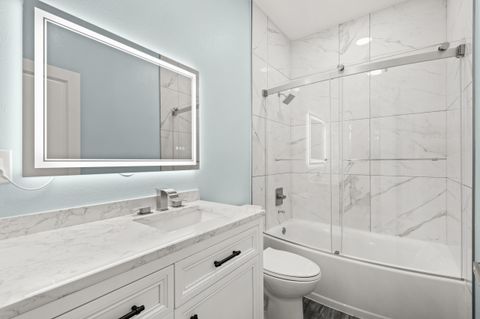 Tiny photo for 950 S K Street, Lakeview, OR 97630 (MLS # 220211884)