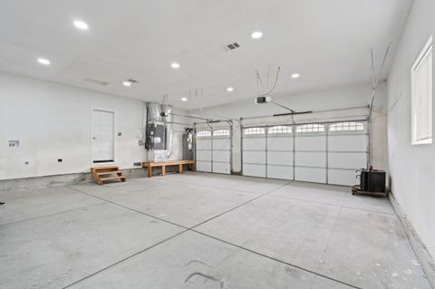 Tiny photo for 950 S K Street, Lakeview, OR 97630 (MLS # 220211884)