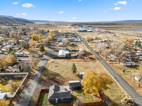 Tiny photo for 950 S K Street, Lakeview, OR 97630 (MLS # 220211884)