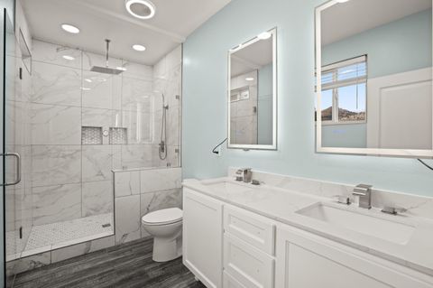 Tiny photo for 950 S K Street, Lakeview, OR 97630 (MLS # 220211884)