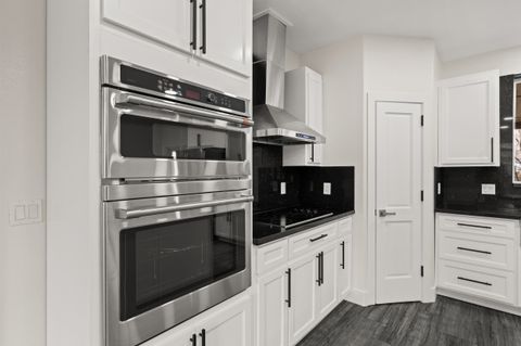 Tiny photo for 950 S K Street, Lakeview, OR 97630 (MLS # 220211884)