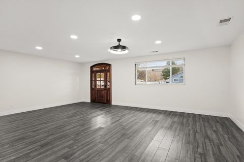 Tiny photo for 950 S K Street, Lakeview, OR 97630 (MLS # 220211884)